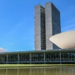 PEC da 6×1: Omar Aziz descarta emendas e mantém texto da Câmara