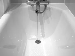 La jeune fille était morte électrocutée dans son bain : une entreprise condamnée huit ans après, dans le Pas-de-Calais