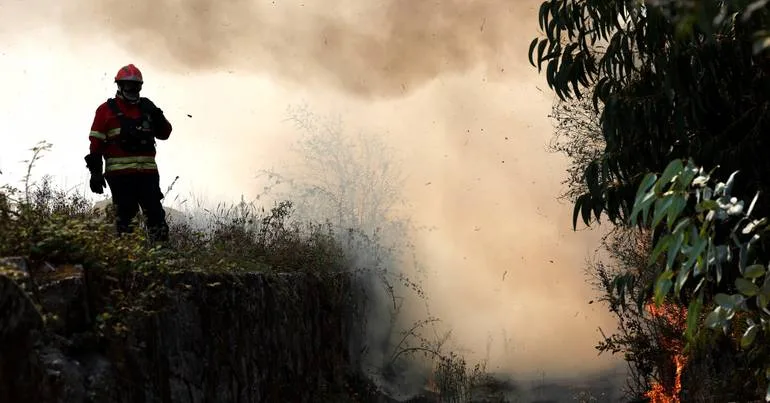 Fogo em Santa Marta de Penaguião em rescaldo