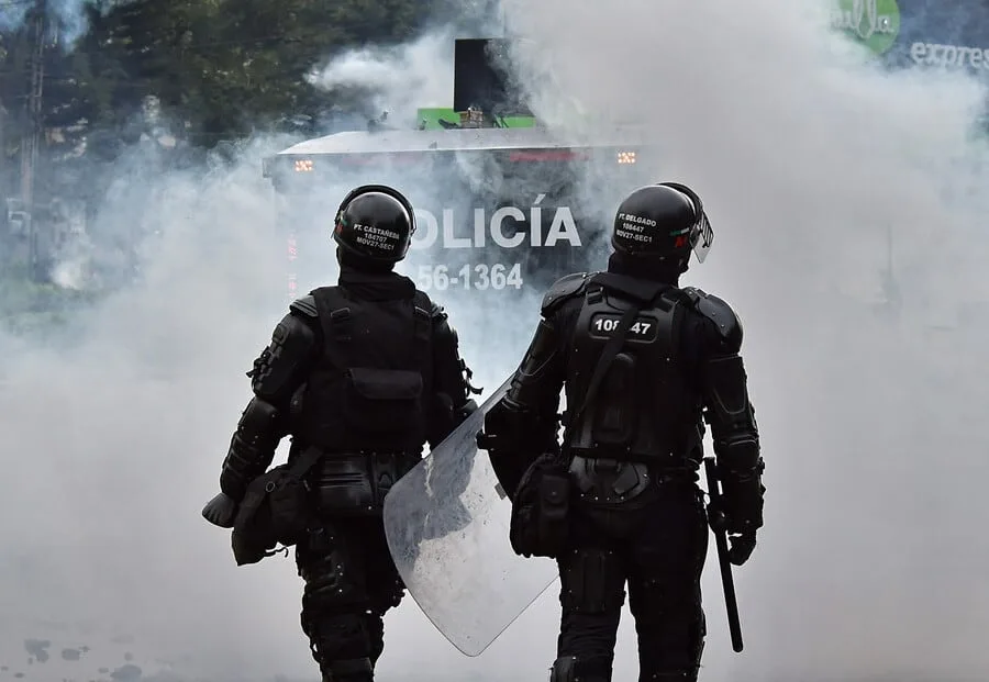 Disturbios frente a la Universidad Distrital complican la movilidad en la avenida Circunvalar de Bogotá