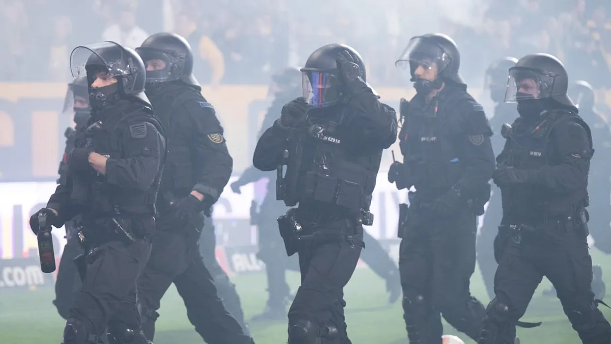 Nach Hooligan-Schlägerei - 224 Stadionverbote gegen Fans von 7 Klubs!