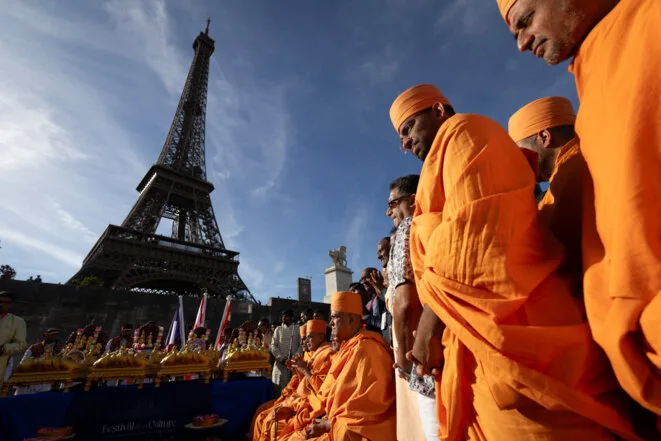 Après le scandale de la tour Eiffel, les pouvoirs publics masquent leur soutien à une organisation hindoue radicale