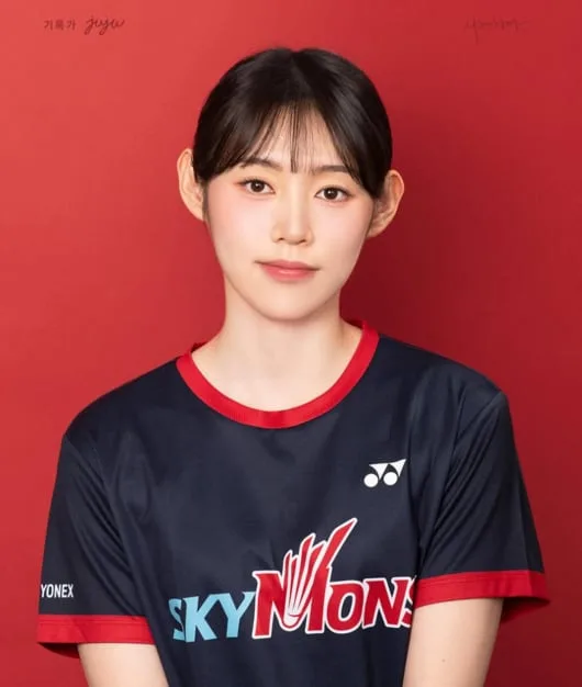 한 점도 안 내주고 '18연속 득점'...배드민턴 심유진, 쑹숴윈 2-0으로 완파하고 16강행
