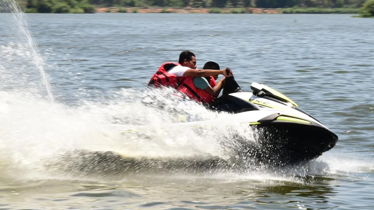 Coimbatore Corporation ordered to stop operation of motorised boats in Ukkadam tank