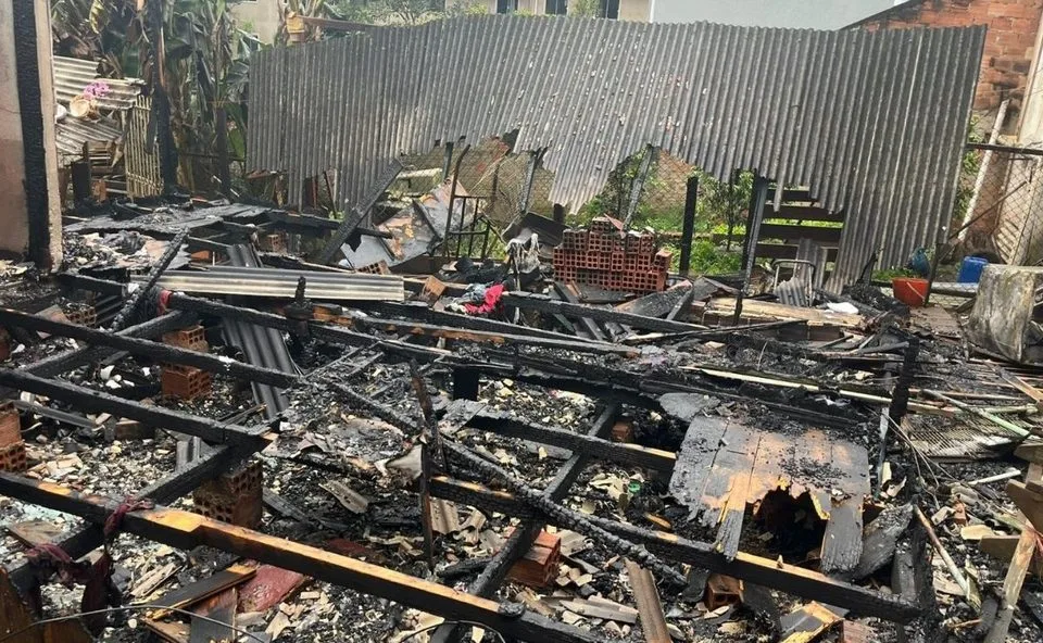 “Reconstruir o que o fogo levou”: família que perdeu tudo em incêndio em Curitiba pede ajuda para recomeçar; veja como ajudar
