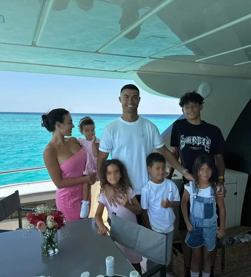 Georgina adopta a los 3 hijos de Cristiano Ronaldo de forma legal