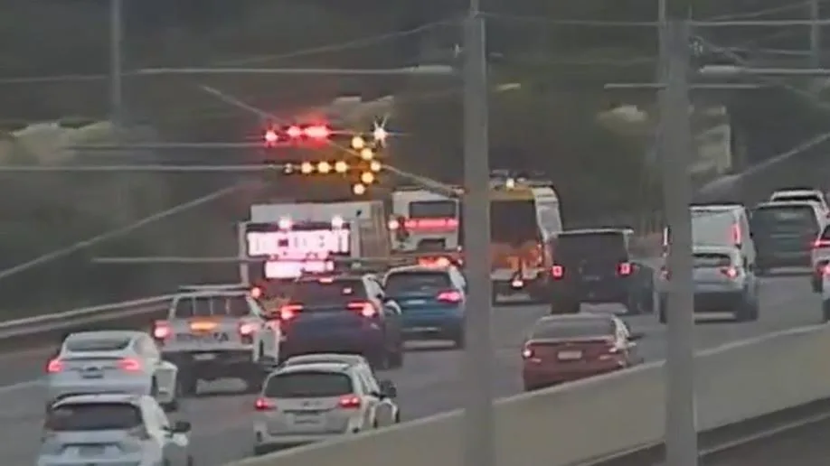 Perth traffic: Breakdown closes lane on Kwinana Freeway in Jandakot on Saturday evening