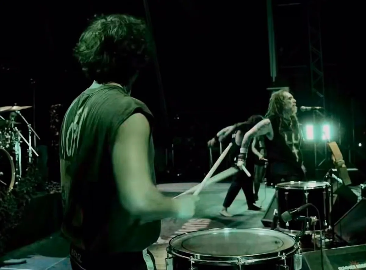 Após tocar com o Gojira, Luigi Paraventi se junta ao Soulfly durante festival europeu: “sonho realizado”