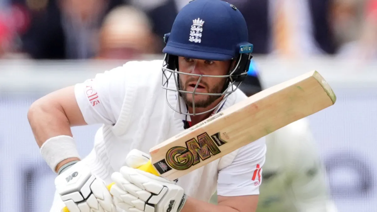 England chase 130 for series sweep after Razaullah heroics for Pakistan LIVE!