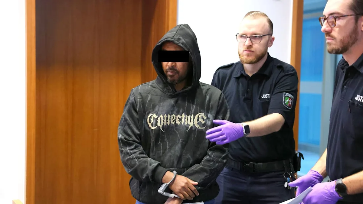 Leichenteile an Autobahn abgelegt - Mann soll Ehefrau vor Augen des Babys getötet haben