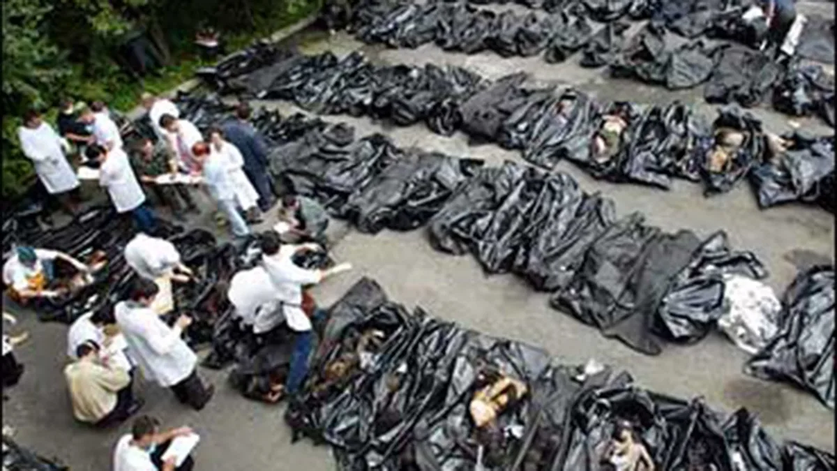Una escuela rusa sitiada, un gimnasio minado por terroristas y 186 alumnos muertos: el horror de la masacre de Beslán