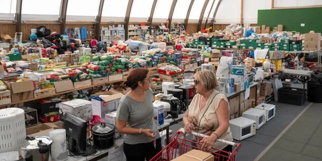Un mois après le mégafeu de Gironde, les habitants du Porge entre colère et volonté d’aller de l’avant : « C’est le village qui sauve le village »