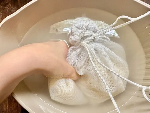 Does washing rice in this Japanese pouch really make it more delicious?
