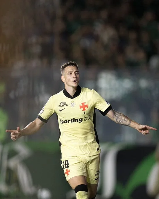 Vasco goleia o Coritiba e coloca Grêmio na zona de rebaixamente do Brasileirão