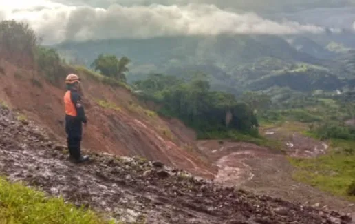 Deslizamientos y afectaciones de vías por lluvias en Táchira
