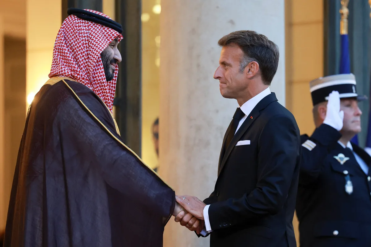 Un projet à 6 milliards d'euros entre Paris et Riyad : vu de l'étranger, le pari risqué de Macron et MBS