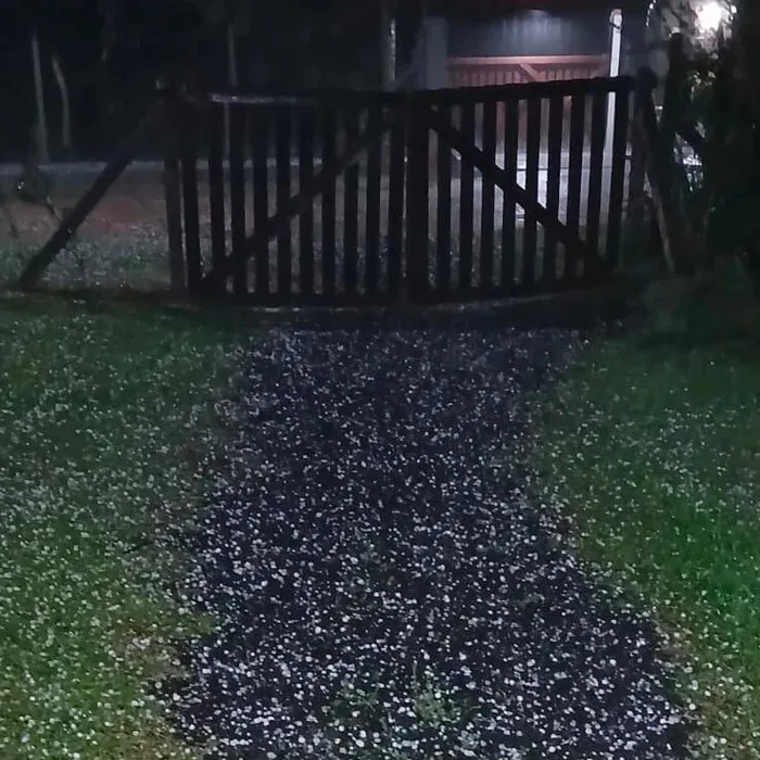 Temporal com granizo atinge Porto Alegre e Região Metropolitana