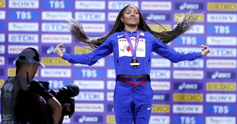 Campeã de salto em comprimento sofre concussão cerebral