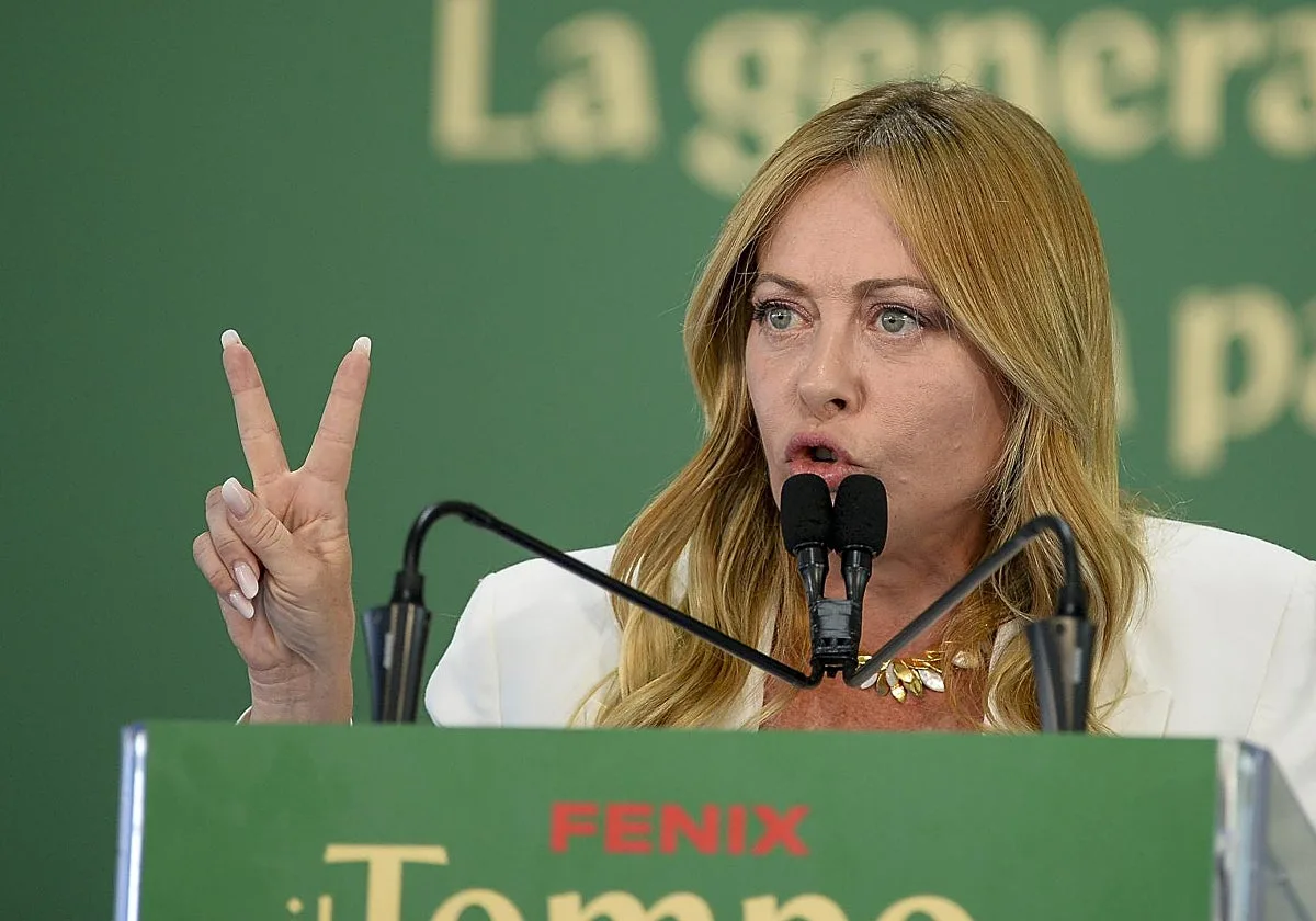 Meloni anuncia un tope de alumnos extranjeros por clase y el veto al burka y al nicab en los colegios