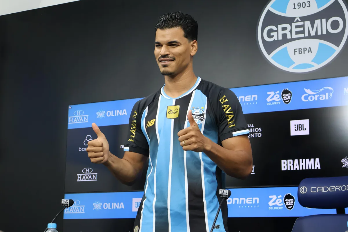 Danilo Barbosa é apresentado e lembra início na base do Grêmio: "Morei no Olímpico"