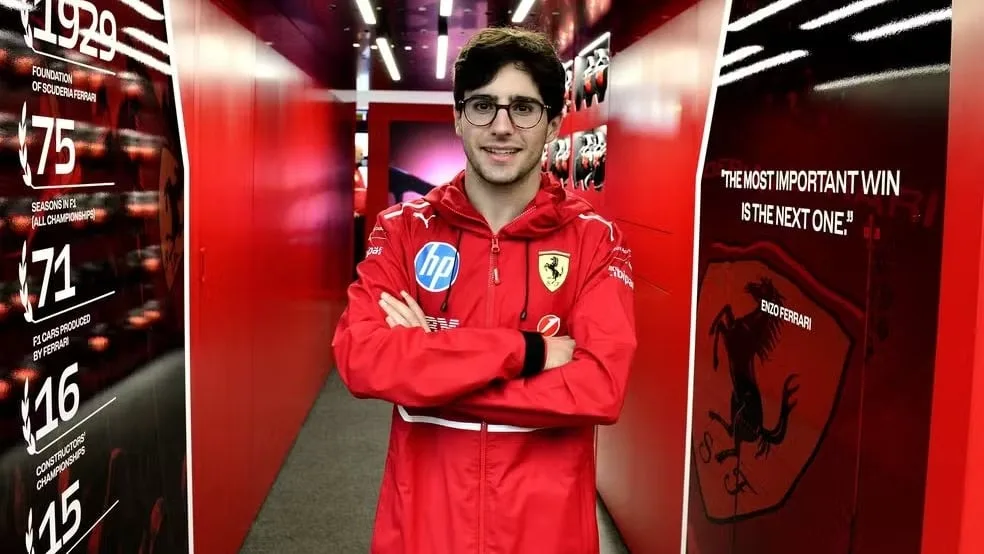 El piloto de los lentes: los problemas en la vista de la nueva estrella de la Formula 1 y qué dice el reglamento