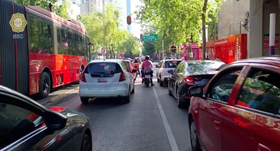 Bloqueos en carreteras y accidentes hoy jueves 21 de mayo: manifestantes realizan bloqueo intermitente sobre Av. Ejército Nacional