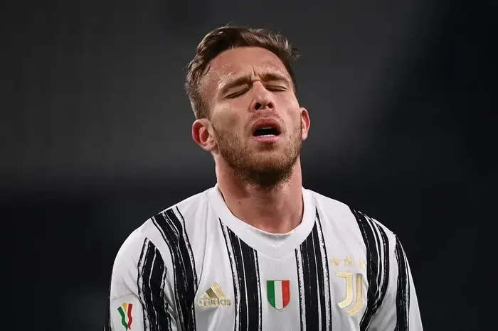 Arthur Melo deixa a Juventus após rescisão de contrato em comum acordo