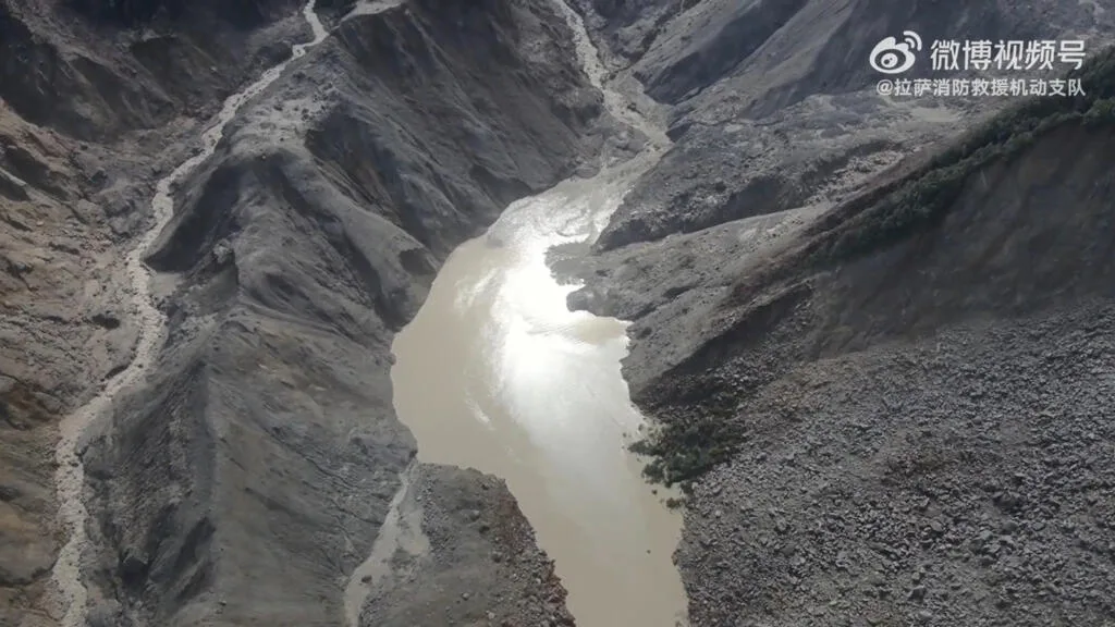 Népal-Tibet : quelle menace représente le lac de barrage formé par la crue ?
