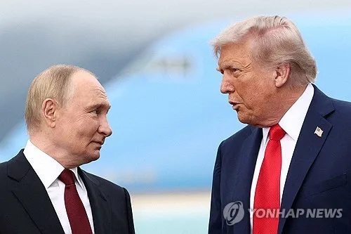 "푸틴에 굴복"…트럼프 대러제재 면제에 여당서도 비난 빗발