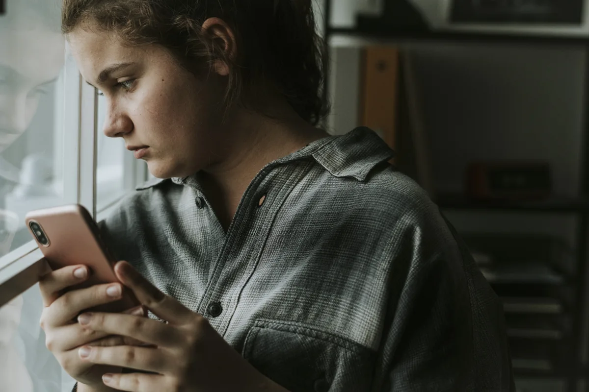 Precisa conversar? Onde buscar apoio emocional gratuito no Brasil, inclusive 24 horas