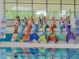 « On a besoin de réenchanter notre monde actuel » : le concours de sirènes Miss Mermaid débarque à Auray
