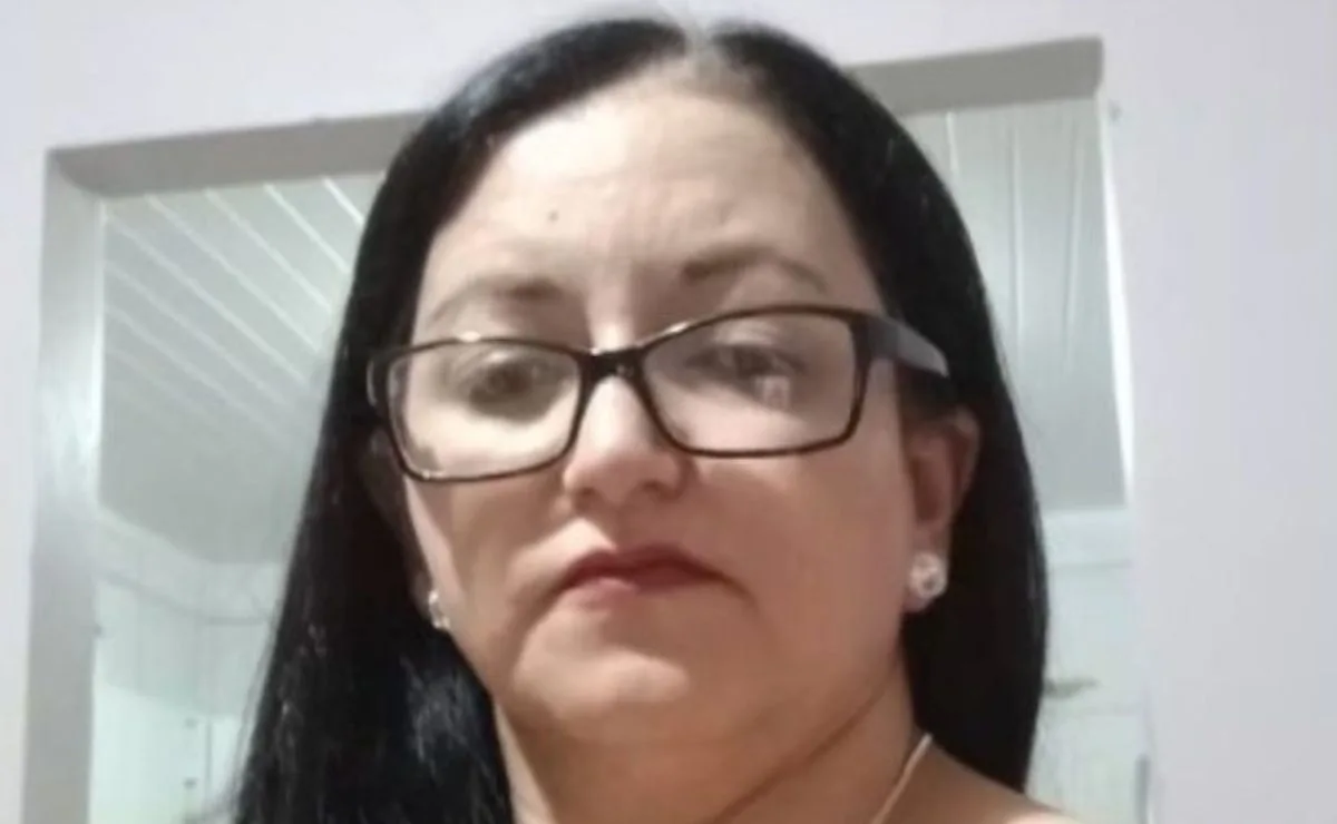 Mulher é morta a pedradas e encontrada dentro de carro às margens de rodovia em SC; companheiro é preso