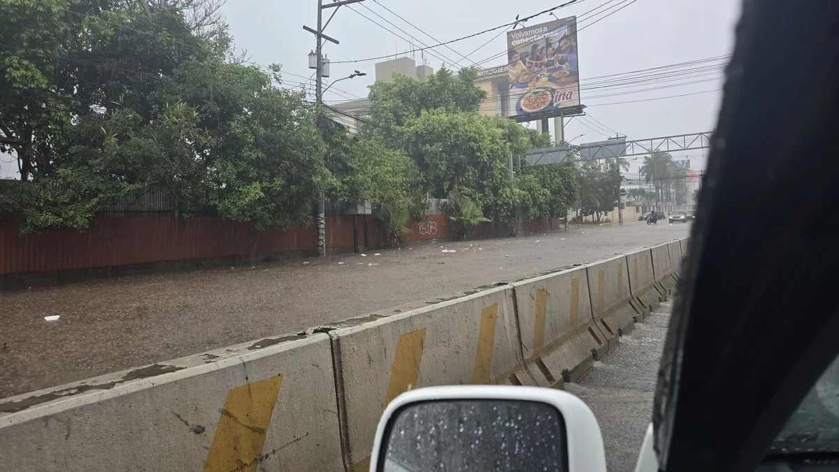 Honduras: Lluvias dejan calles anegadas en Tegucigalpa