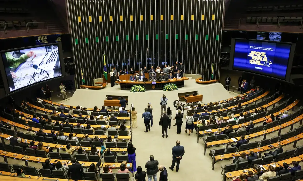 Congresso instala comissão para analisar MP da ‘taxa das blusinhas’ com prazo apertado