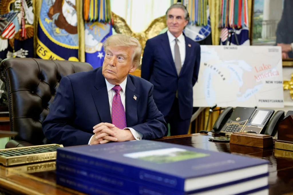 WATCH: Trump signs order changing Lake Ontario to 'Lake America'