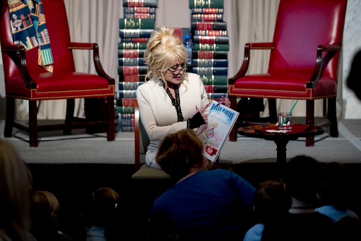 Tributes to Dolly Parton pour in from fellow stars to ordinary people