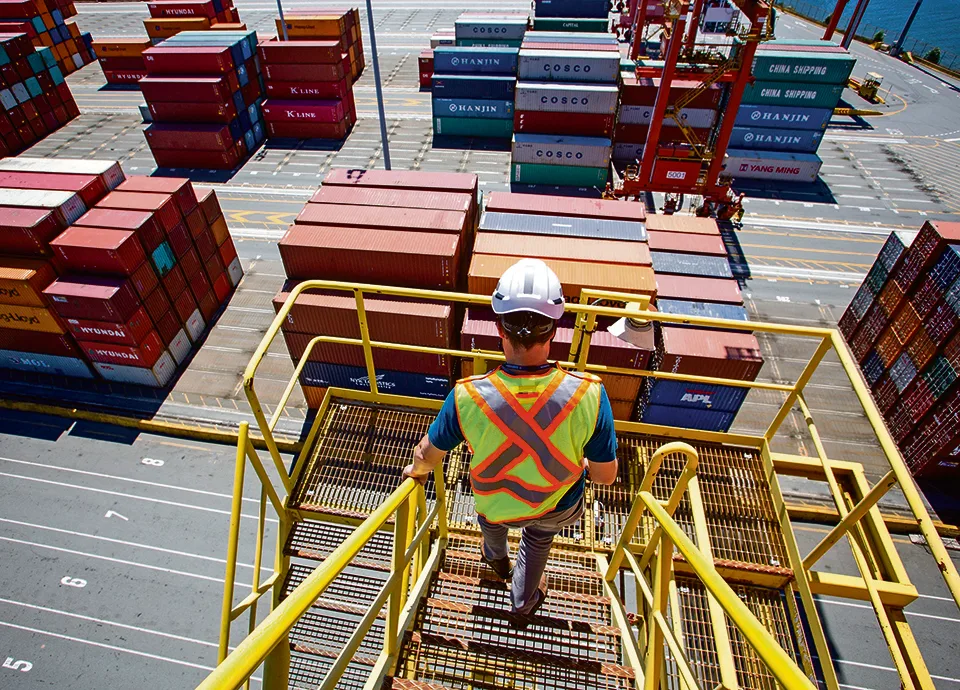 Exportações invertem ciclo de queda e dão otimismo contido