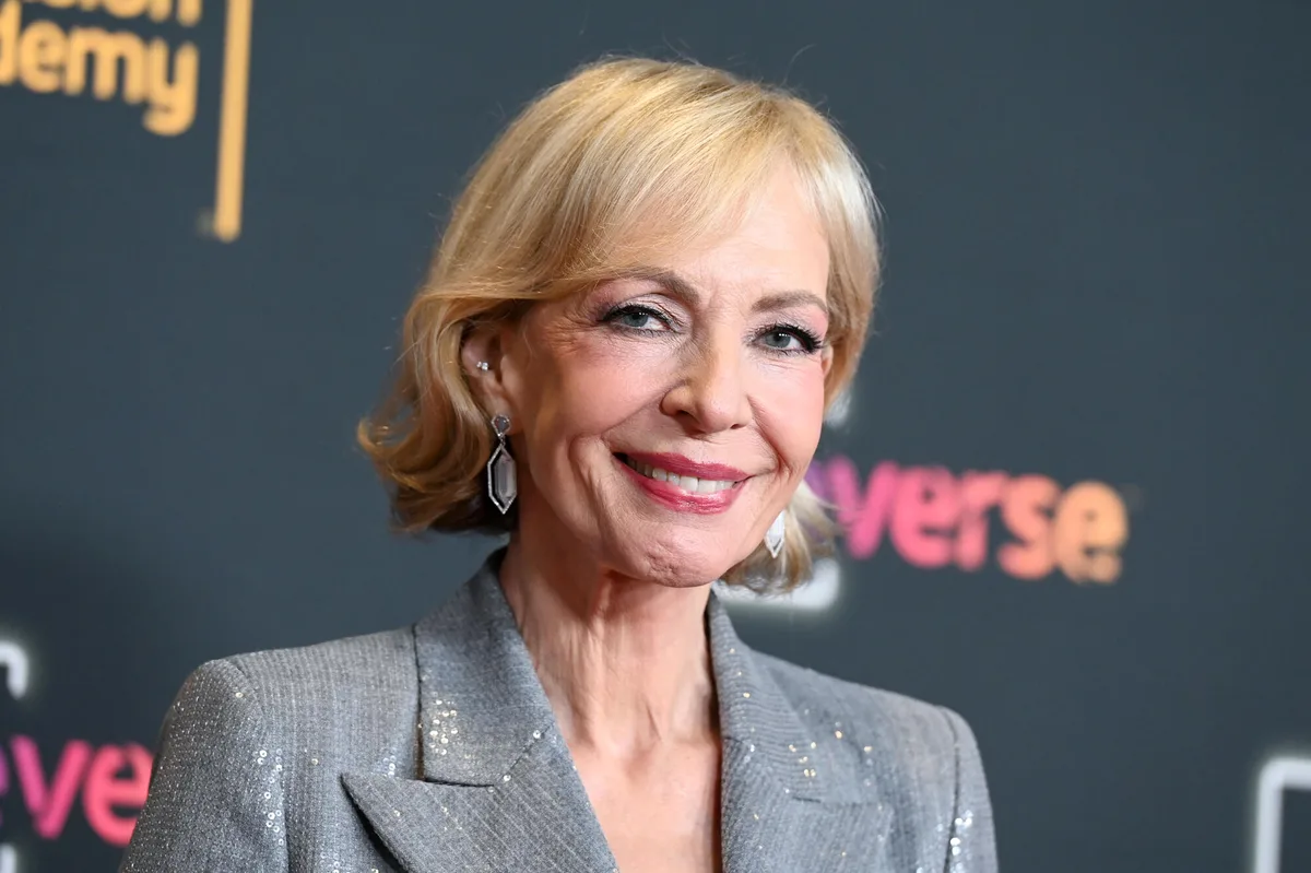 Allison Janney Was Told by an Agent She Could Only Play ‘Aliens and Lesbians’ Because ‘I’m So Tall’
