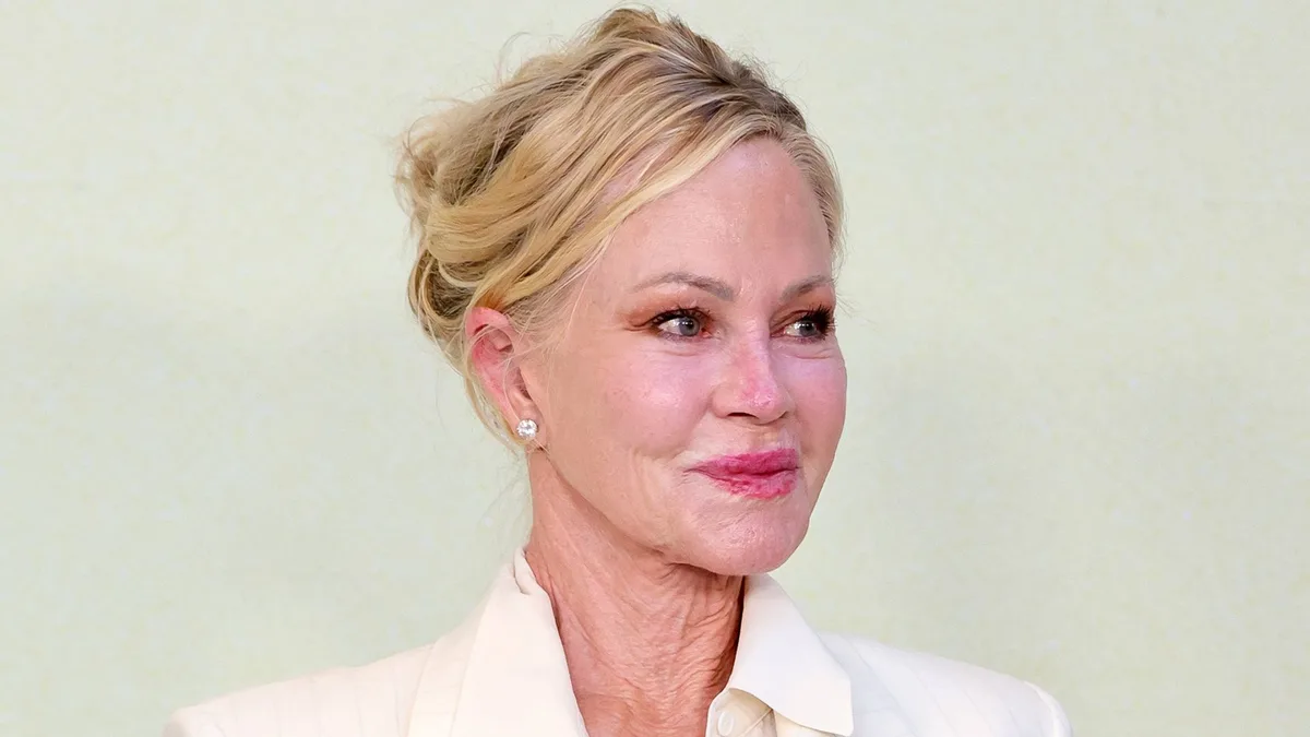Melanie Griffith posa espectacular durante su retiro en Austria y Stella Banderas contesta cariñosa: "Ideal, mamá"