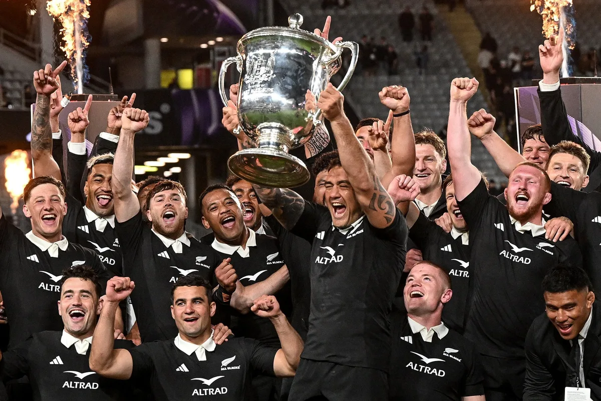 Los All Blacks arrollaron a Australia con una avalancha en la segunda parte y revalidan la Copa Bledisloe