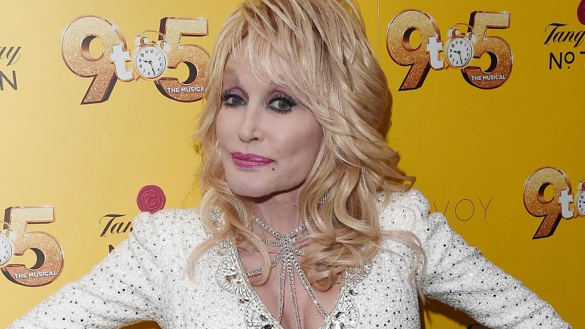 9 to 5: The Musical fans gasp as actress announces Dolly Parton death