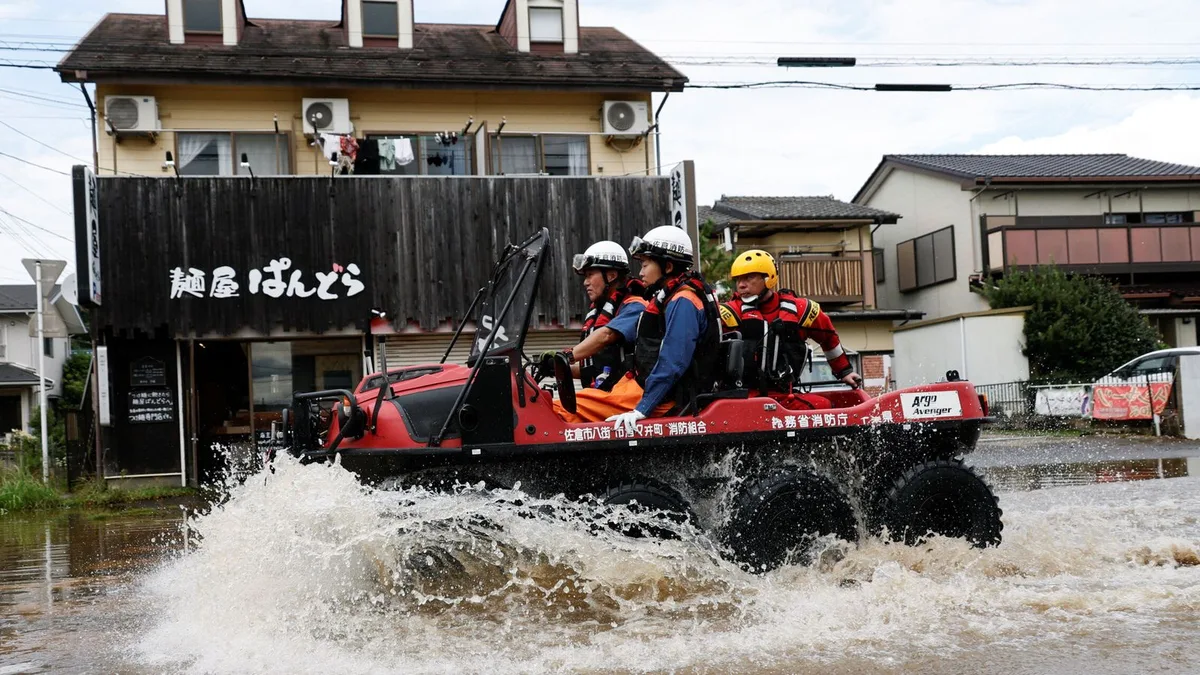 Las fuertes lluvias causadas por un tifón dejan cinco muertos y seis desaparecidos en Japón