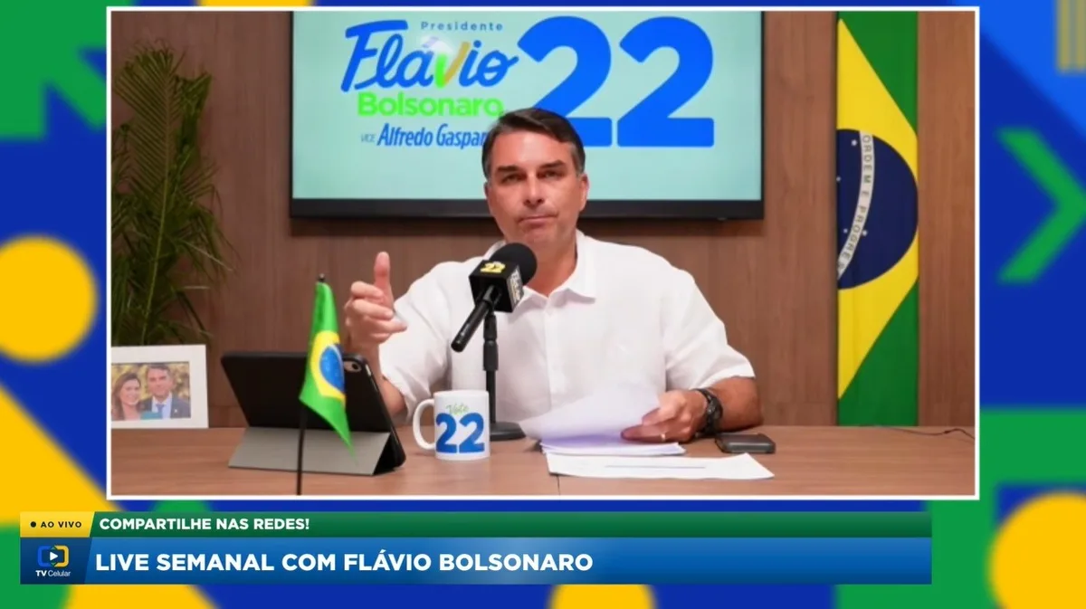 Em live, Flávio Bolsonaro diz que vai criar site para recrutar 'fiscais de urna'