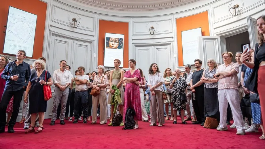 Un lieu de mémoire sur la pandémie de Covid-19 ouvre à Paris, "c'est un moment de bascule dans l'histoire de l'humanité"