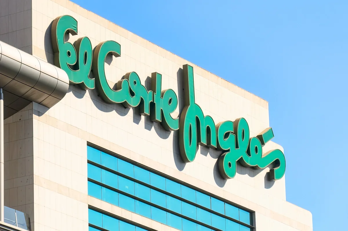 Facua denuncia a El Corte Inglés por comercializar una camiseta de niña con un mensaje de “connotaciones pedófilas”