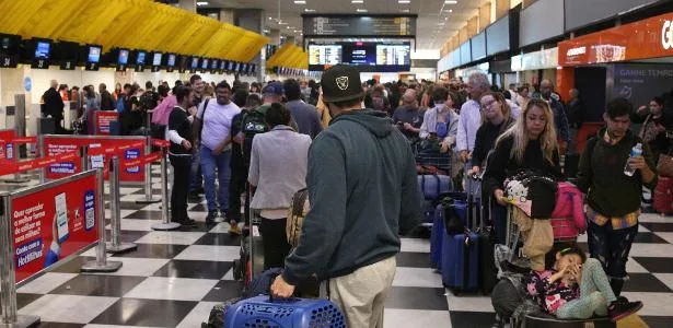 Setor de serviços fica estável em junho, mas sustenta alta no 1º semestre