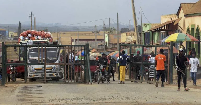 Angola quer facilitar circulação com países vizinhos