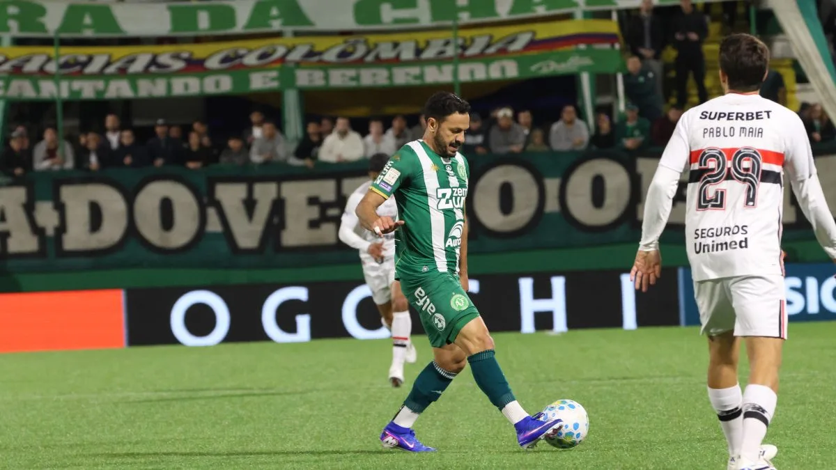 Chapecoense melhora a competitividade, mas luta contra uma campanha que pesa