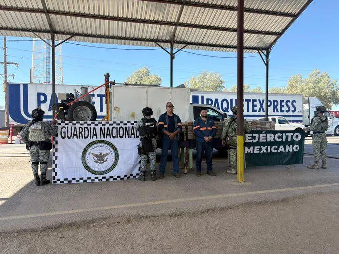 Decomisan tonelada de cocaína en camioneta con doble fondo en Sonora