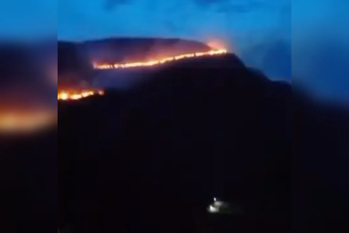 Reportan incendio de gran magnitud en Mérida que pone en riesgo a fincas productivas de la entidad